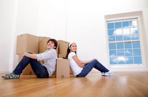 Storage customer managing payment and access conditions